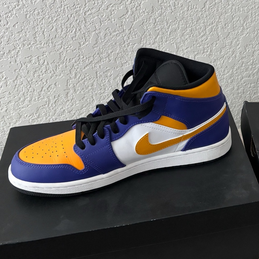 Nike Men's Blue and Orange Sneakers